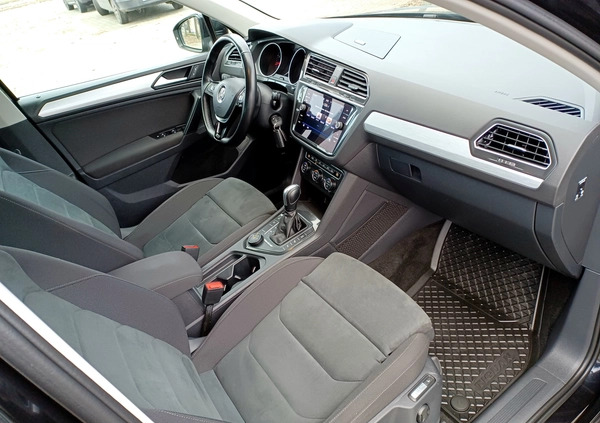 Volkswagen Tiguan cena 97900 przebieg: 153000, rok produkcji 2019 z Gołańcz małe 742